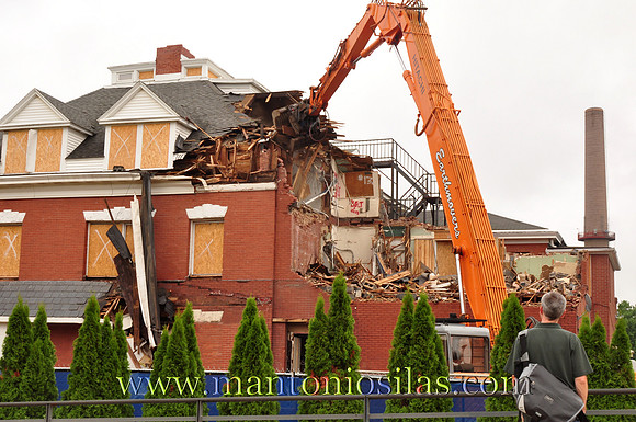 Looming Destruction